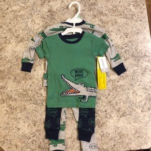 Carter’s 4 piece snug fit pajamas - 18 months - NWT - Alligator theme